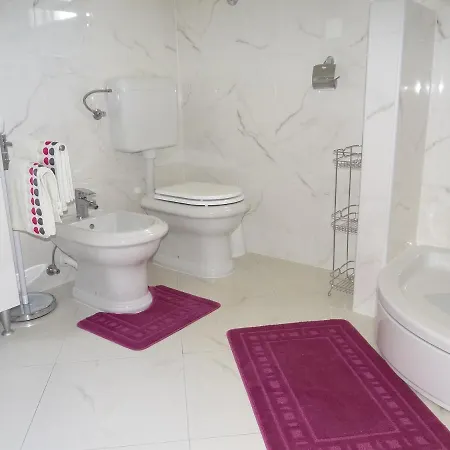 Marohnic شقة *